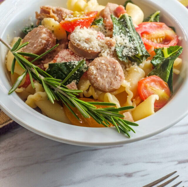 Healthy,German,Bratwurst,Sausage,With,Campanelle,Pasta,Kale,And,Sliced